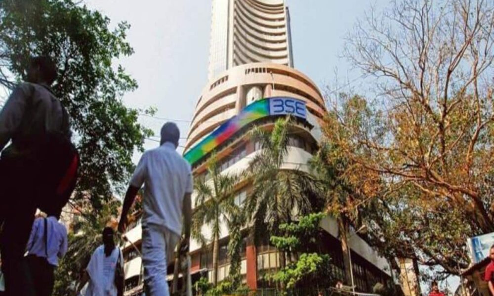 Share Market Live Updates 8 Feb rbi Monetary policy impact sensex nifty zomato banking stocks – Share Market Live Updates 8 Feb: मौद्रिक नीति पर शेयर मार्केट का रिएक्शन, सेंसेक्स-निफ्टी में गिरावट, Business News