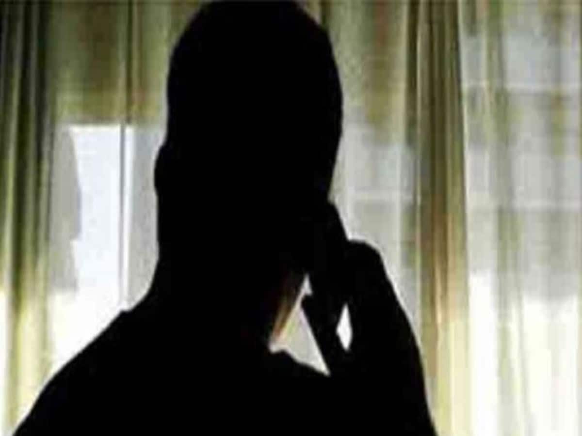 UP Agra Man saw girl name written on hoarding calls hospital with bomb Rumor UP Agra Man saw girl name written on hoarding calls hospital with bomb Rumor