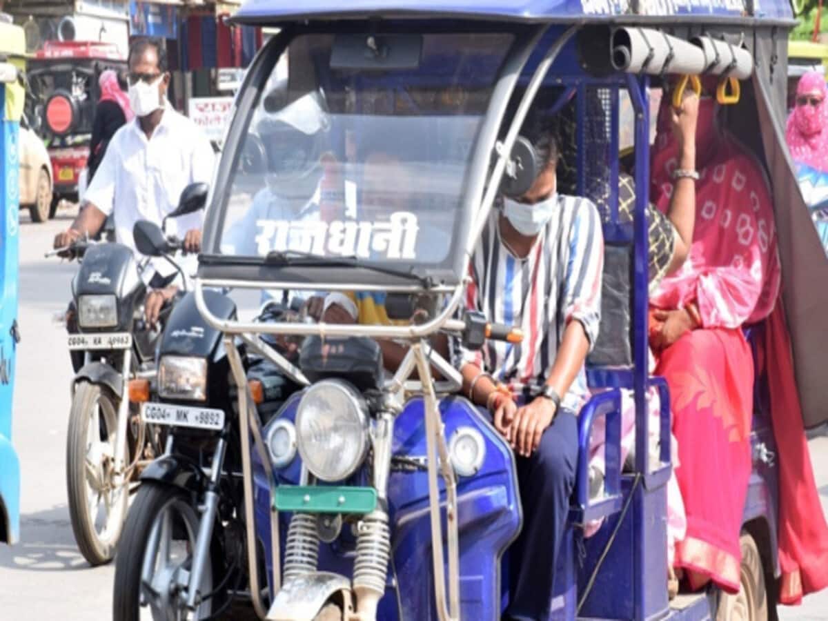 सख्ती : अब ऐसे ई-रिक्शा का होगा चालान, जुर्माना भी लगेगा सख्ती : अब ऐसे ई-रिक्शा का होगा चालान, जुर्माना भी लगेगा