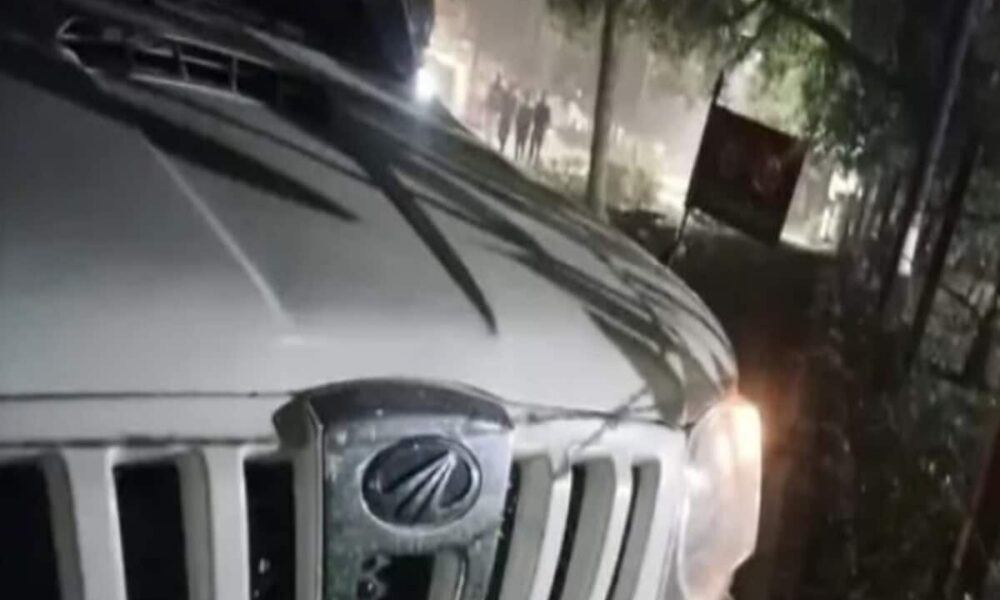 BHU में SUV ने साइकिल सवार को रौंदा, छात्रों का हंगामा, पत्‍थरबाजी, 5 हिरासत में; कैंपस में मार्चपास्‍ट
