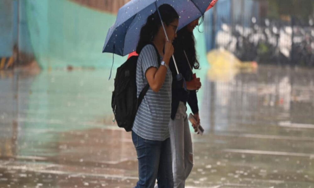 UP Weather Forecast: फरवरी में रिकॉर्ड बारिश के आसार, मौसम विभाग ने की भविष्यवाणी