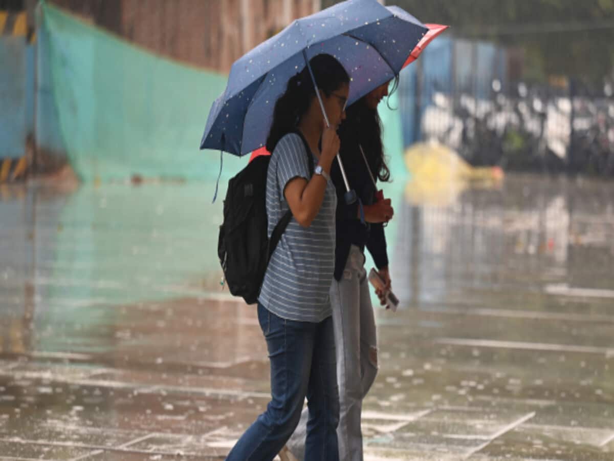UP Weather Forecast: फरवरी में रिकॉर्ड बारिश के आसार, मौसम विभाग ने की भविष्यवाणी UP Weather Forecast: फरवरी में रिकॉर्ड बारिश के आसार, मौसम विभाग ने की भविष्यवाणी