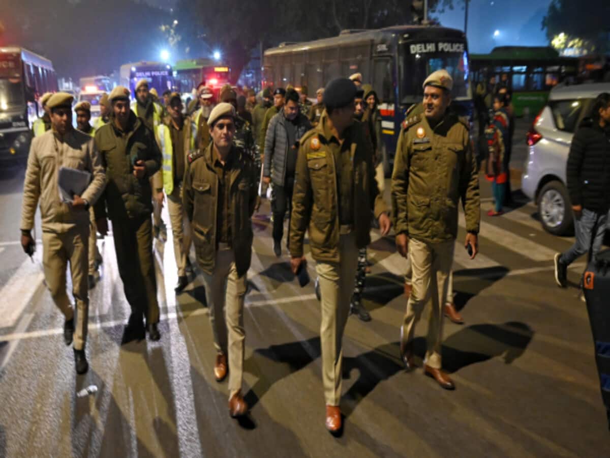दिल्ली पुलिस ने मुठभेड़ के बाद गैंगस्टर सेठी और जेलदार गैंग के दो शार्प शूटर दबोचे दिल्ली पुलिस ने मुठभेड़ के बाद गैंगस्टर सेठी और जेलदार गैंग के दो शार्प शूटर दबोचे