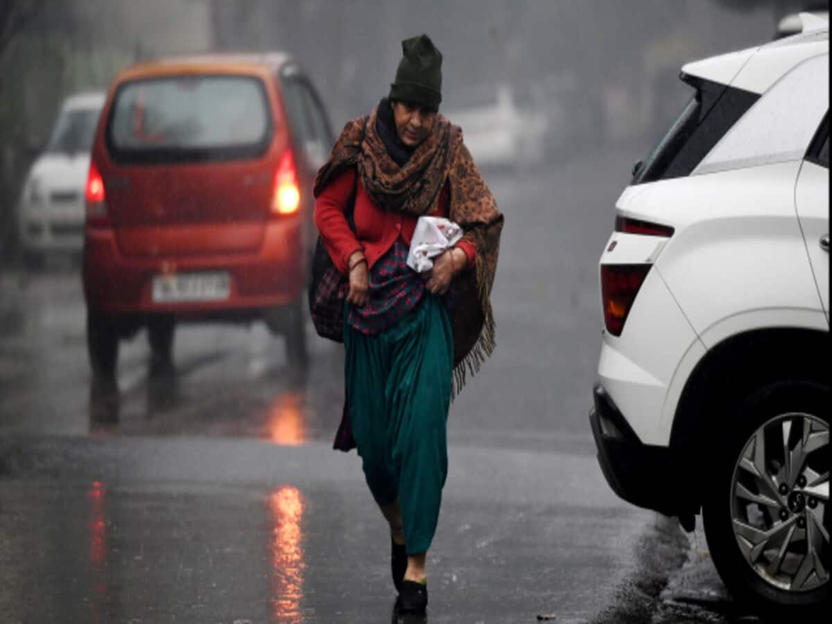 delhi Weather Update 1 february Delhi Cold Alert 5 Days Fog Heavy delhi NCr Will Get Relief from Cold Weather today in Hindi Aaj ka mausam mausam ki jankari Temp today in Hindi delhi Weather Update 1 february Delhi Cold Alert 5 Days Fog Heavy delhi NCr Will Get Relief from Cold Weather today in Hindi Aaj ka mausam mausam ki jankari Temp today in Hindi