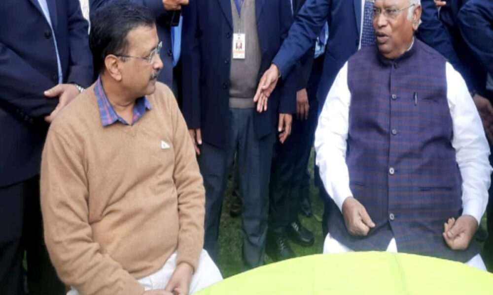 केजरीवाल झुके और कांग्रेस भी हटी पीछे; '7-39' वाली डील की इनसाइड स्टोरी