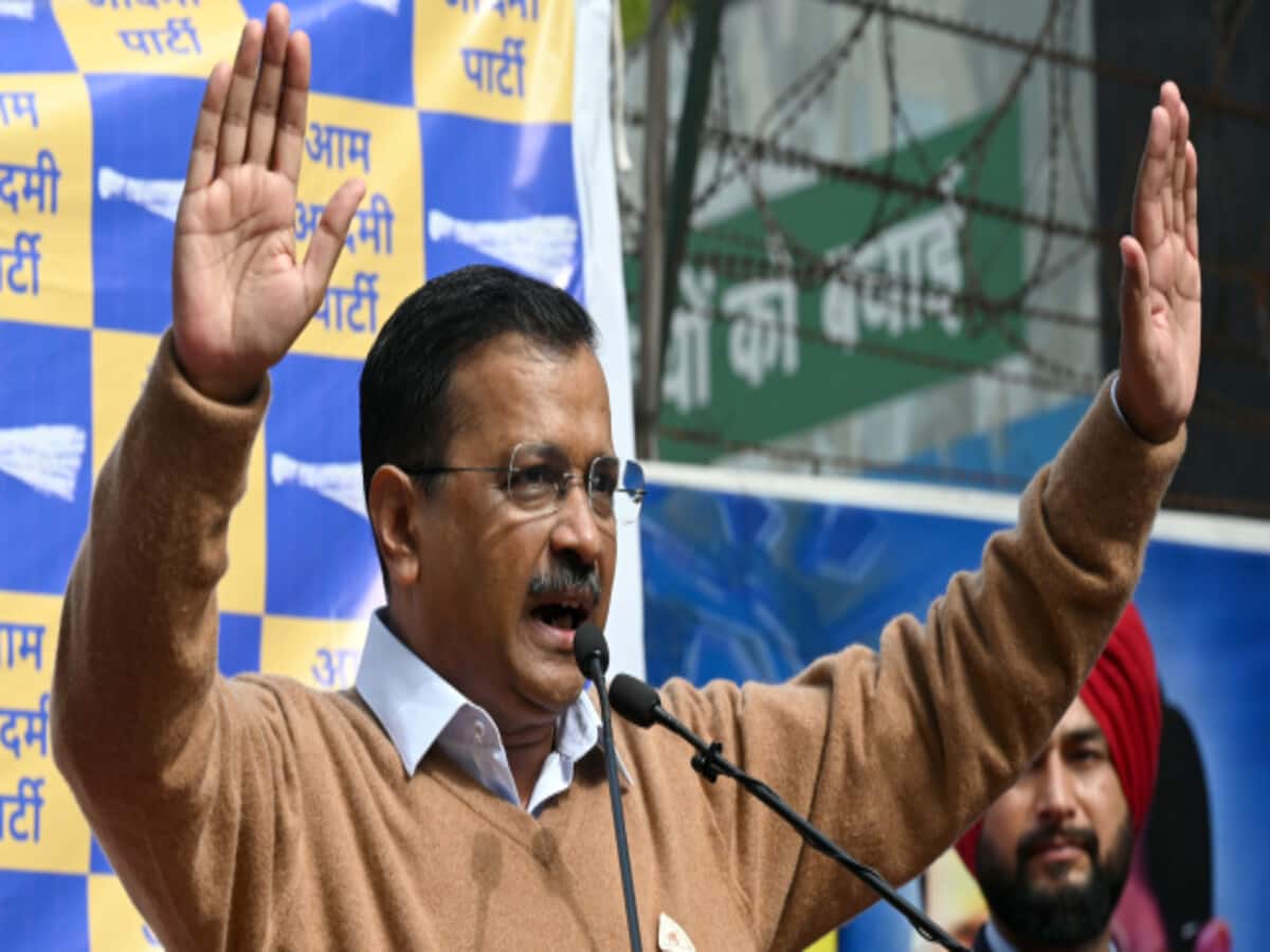 विधानसभा चुनाव से पहले सभी कच्ची कॉलोनियों की सड़कें करा देंगे पक्की, केजरीवाल ने किया वादा विधानसभा चुनाव से पहले सभी कच्ची कॉलोनियों की सड़कें करा देंगे पक्की, केजरीवाल ने किया वादा