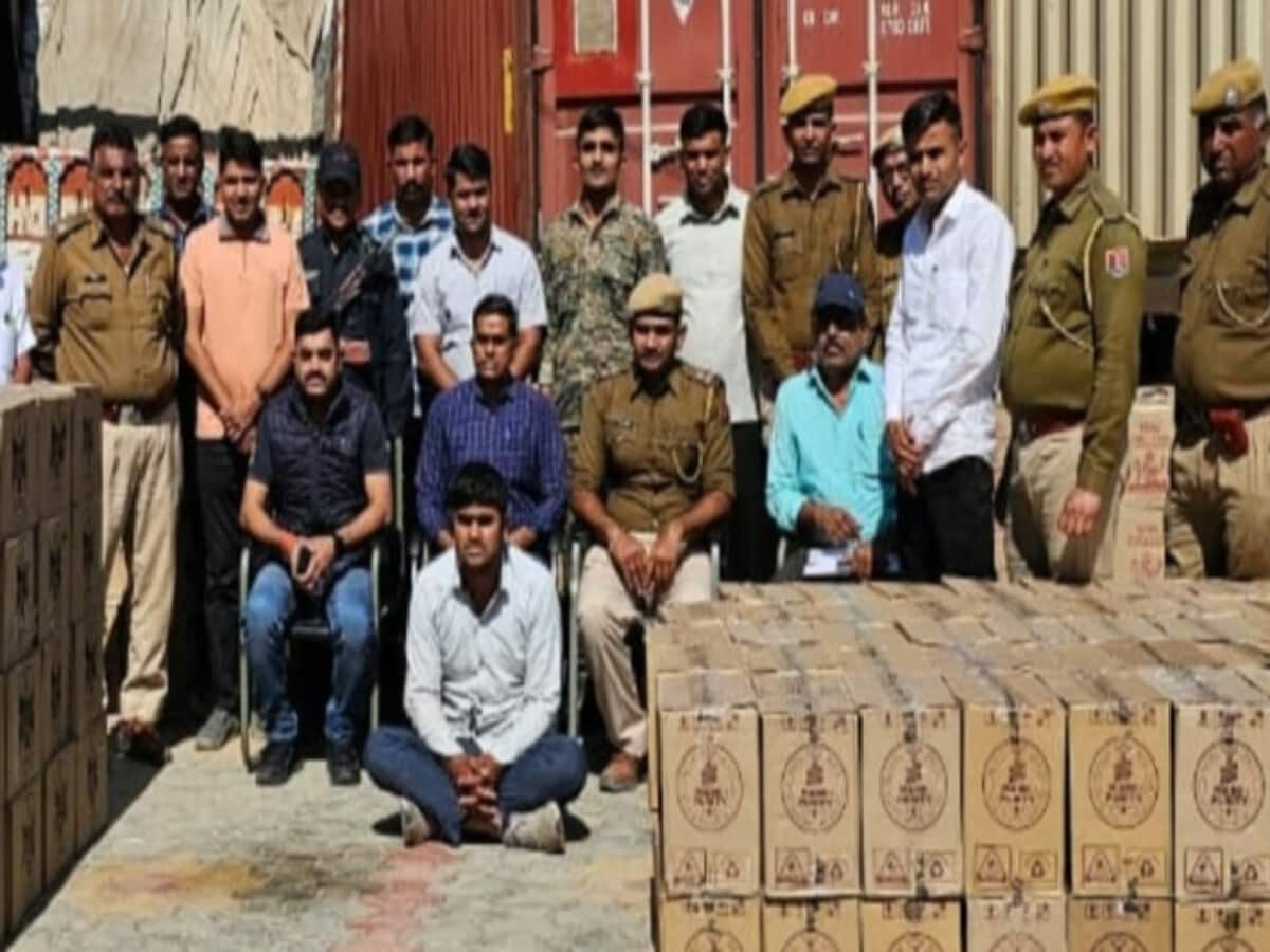 बाड़मेर डीएसटी ने पकड़े शराब के 557 कार्टन, गुजरात सप्लाई होनी थी पंजाब निर्मित शराब बाड़मेर डीएसटी ने पकड़े शराब के 557 कार्टन, गुजरात सप्लाई होनी थी पंजाब निर्मित शराब