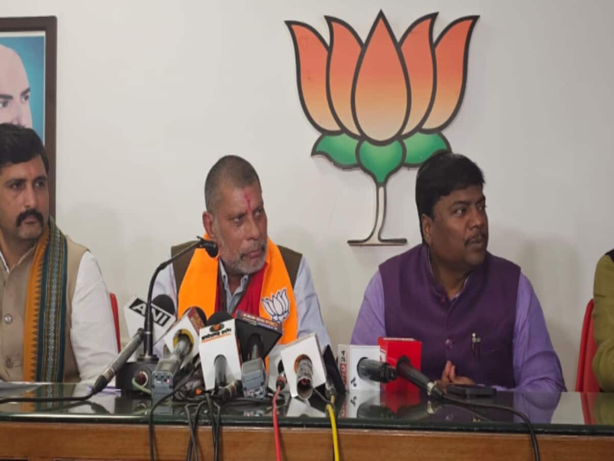 हर दिन मिलेंगे जनता से मंत्री जी, आम लोगों की सीधी शिकायत के लिए बैठा मंत्रिमंडल हर दिन मिलेंगे जनता से मंत्री जी, आम लोगों की सीधी शिकायत के लिए बैठा मंत्रिमंडल