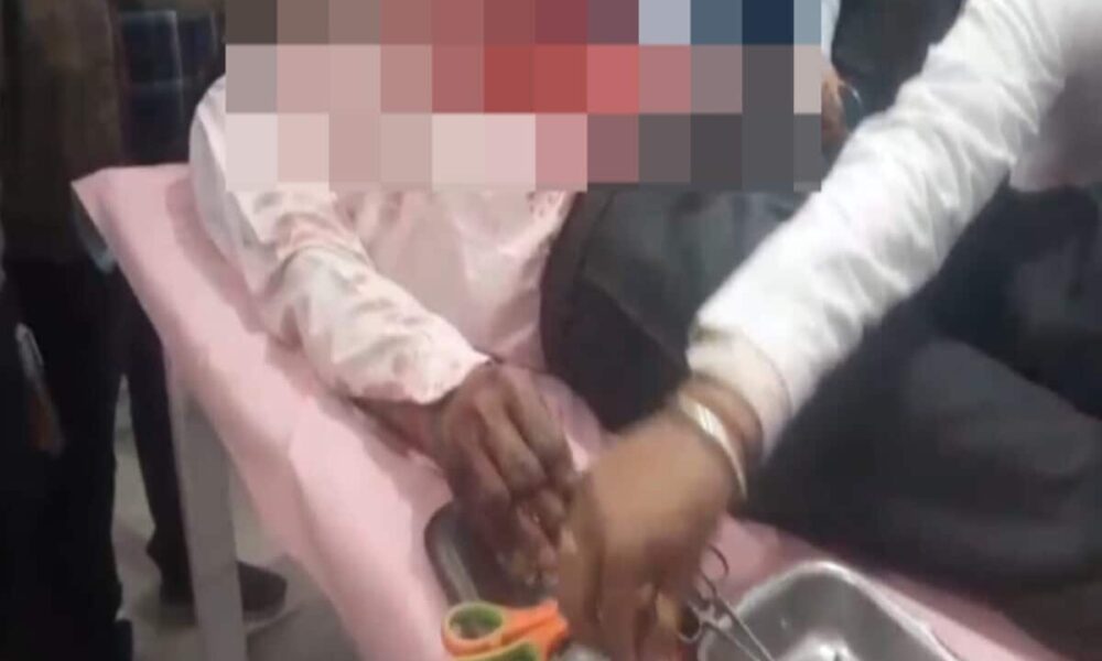सतना में बीजेपी पार्षद पर हमला, फल बेचने वाले ने सीने में मारा छुरा; गंभीर हालत में रीवा रेफर