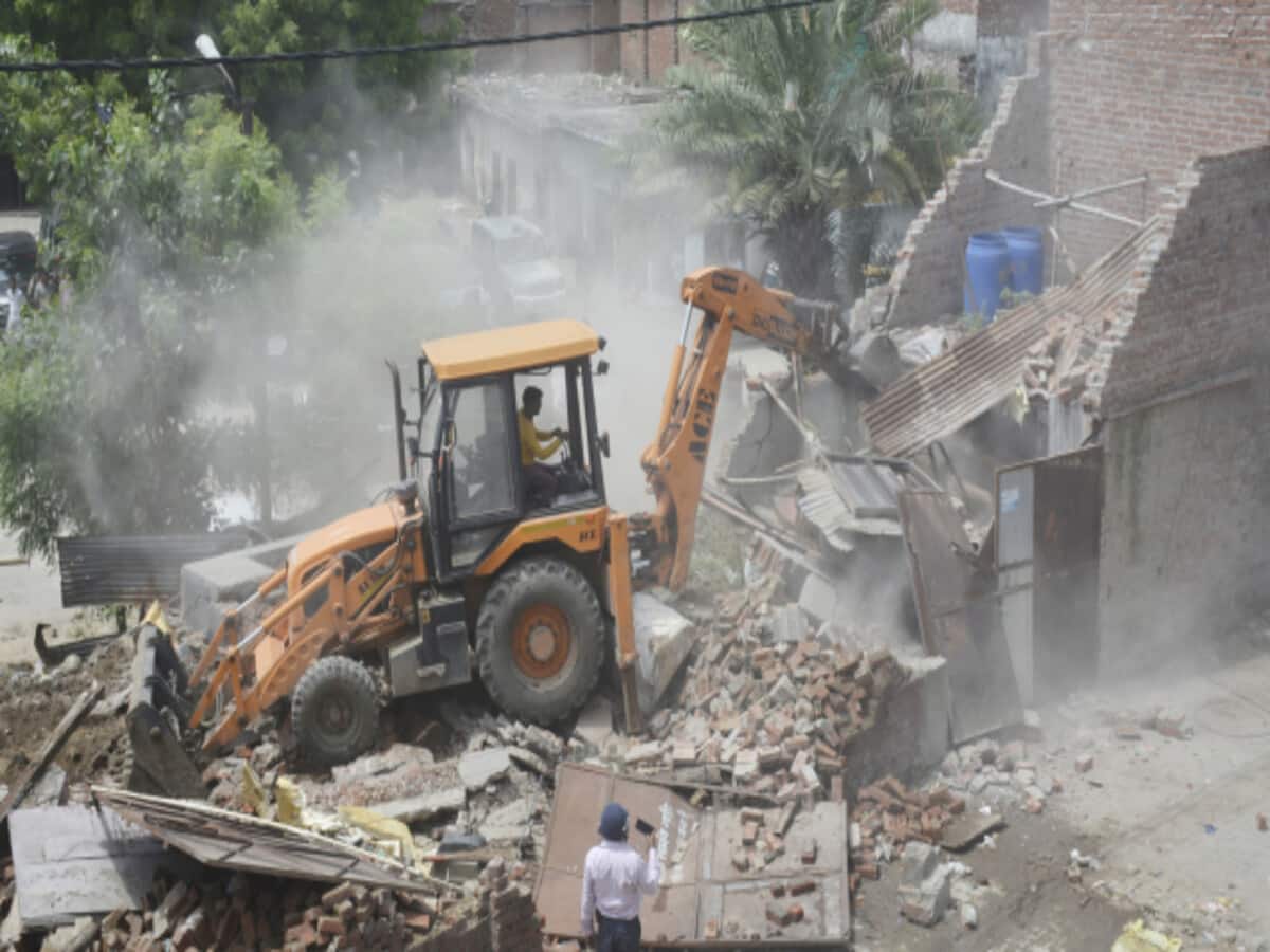 अवैध निर्माण के खिलाफ हो ठोस कार्रवाई, हाईकोर्ट की MCD अधिकारियों को वॉर्निंग