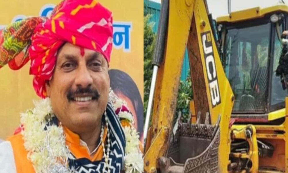 कट्टा दिखाकर लड़की से गैंगरेप करने वालों पर मोहन सरकार का ऐक्शन; बुलडोजर चला मिट्टी में मिलाया घर