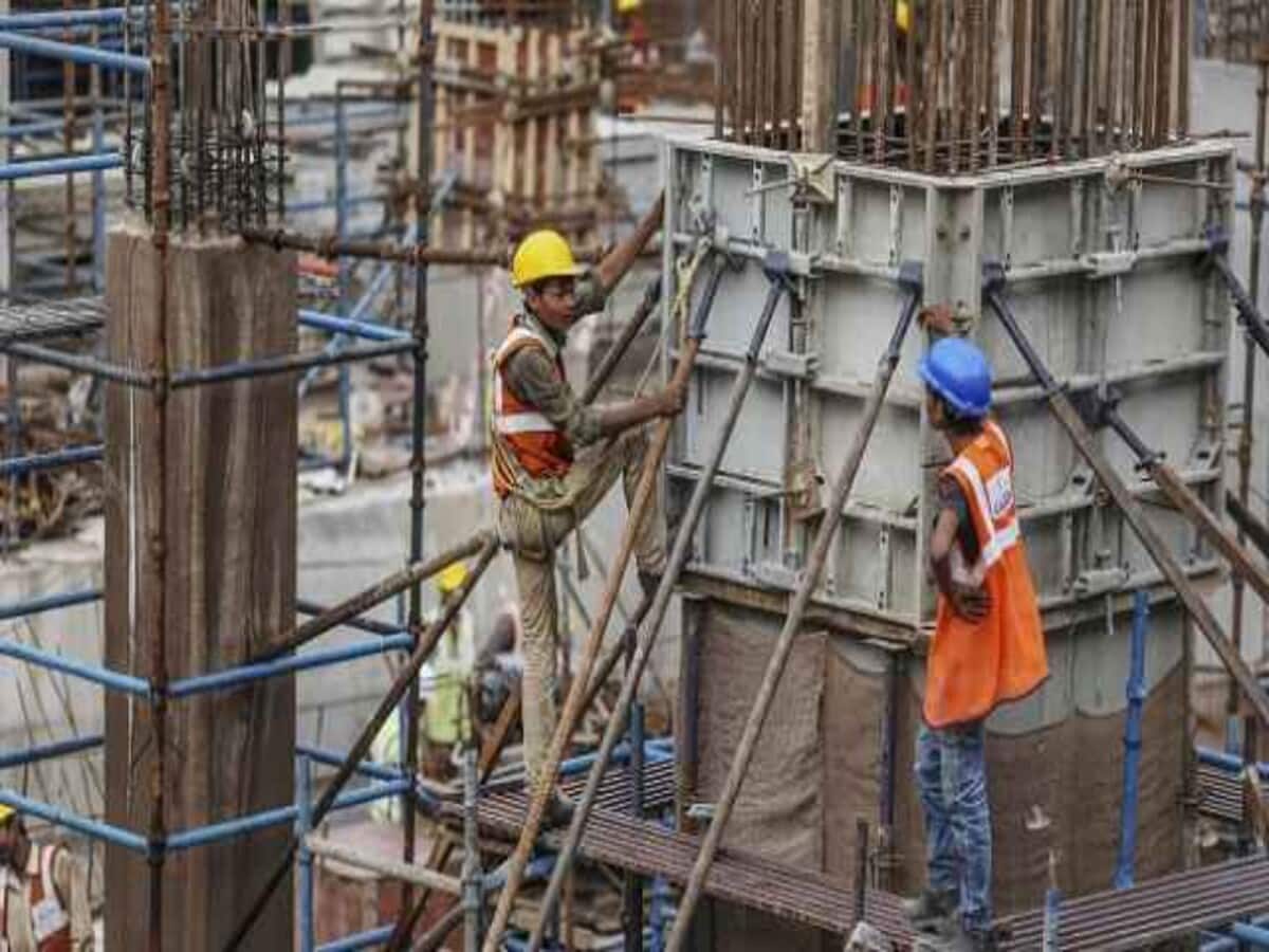 NBCC share surges 5 percent upper circuit after sign lot of deal 146 rupees stock price – Business News India – सरकारी कंपनी के शेयर को खरीदने टूटे निवेशक, लगातार मिल रहे बड़े ऑर्डर, ₹146 पर आया भाव, Business News