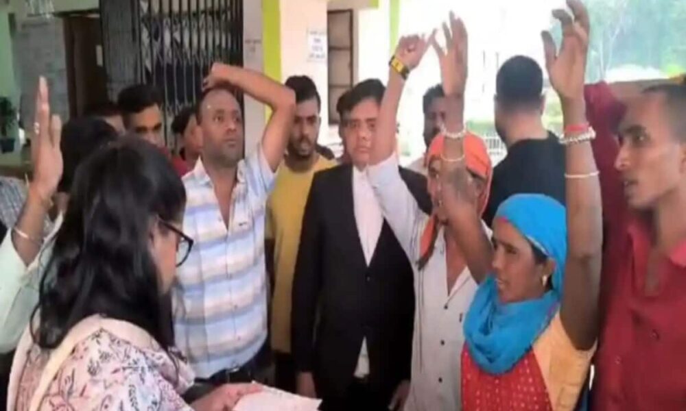 कवर्धा साधराम हत्या मामला: परिजन बोले पैसे नहीं, गर्दन के बदले गर्दन चाहिए