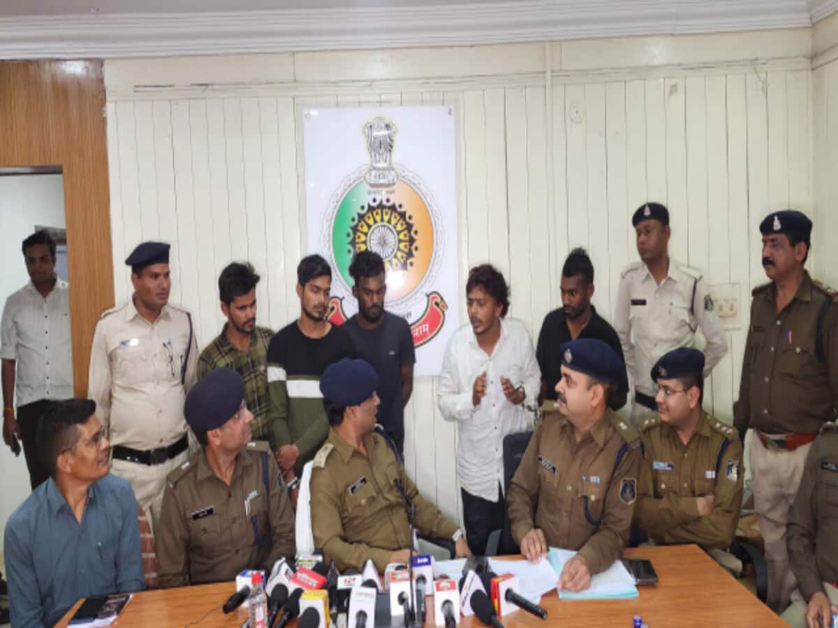 नशे के खिलाफ रायपुर पुलिस को मिली बड़ी कामयाबी, छत्तीसगढ़ में नशीली दवाई सप्लाई करने वाला आरोपी दिल्ली से गिरफ्तार नशे के खिलाफ रायपुर पुलिस को मिली बड़ी कामयाबी, छत्तीसगढ़ में नशीली दवाई सप्लाई करने वाला आरोपी दिल्ली से गिरफ्तार