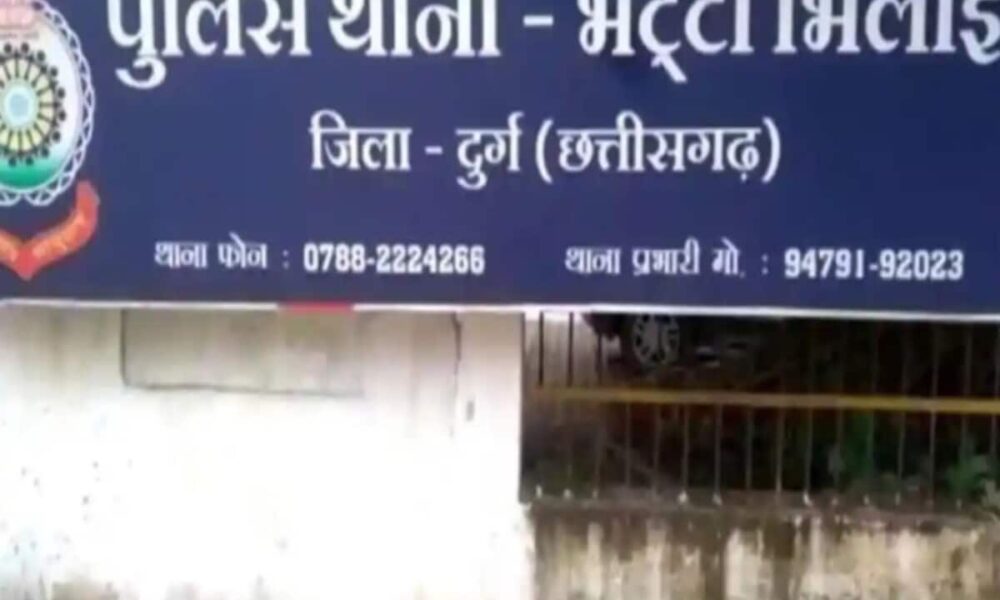 भिलाई में इश्कबाज बन रहे कातिल, पहले दिन छात्रा के गले में मारा ब्लेड,अब छात्र पर हमला