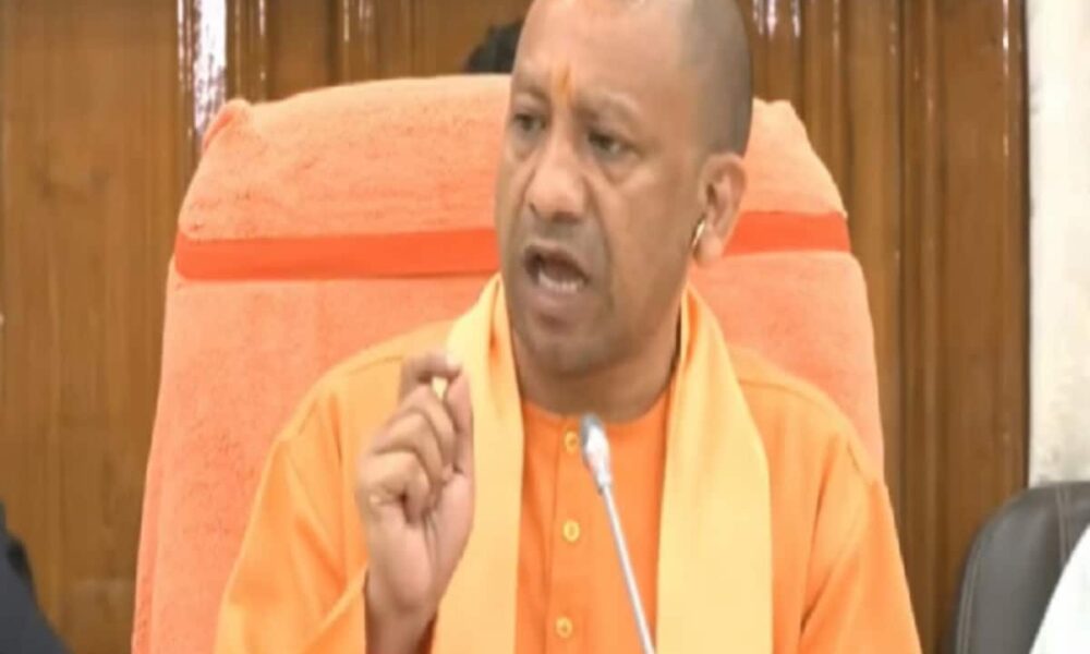 ओलावृष्टि से प्रभावित किसानों को लेकर योगी सरकार ने दिए ये निर्देश, डीएम से मांगी रिपोर्ट