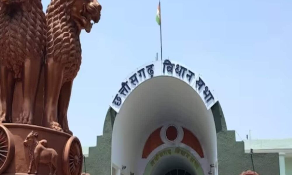 There was a huge uproar in the House regarding PDS MLAs surrounded their own government – पीडीएस को लेकर सदन में जोरदार हंगामा, विधायकों ने अपनी ही सरकार को घेरा, धरमलाल के सवाल पर मंत्री ने कहा