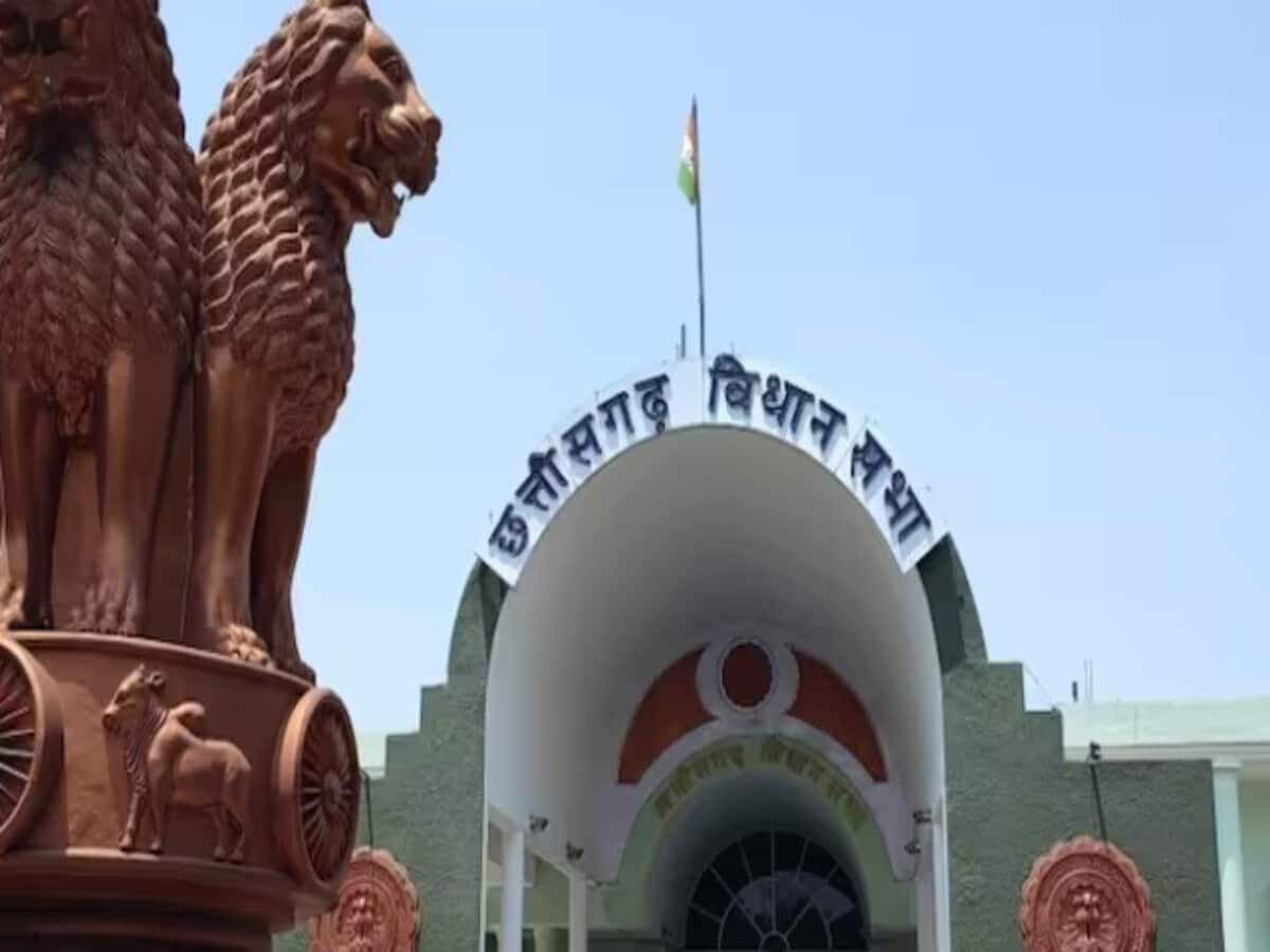 There was a huge uproar in the House regarding PDS MLAs surrounded their own government – पीडीएस को लेकर सदन में जोरदार हंगामा, विधायकों ने अपनी ही सरकार को घेरा, धरमलाल के सवाल पर मंत्री ने कहा There was a huge uproar in the House regarding PDS MLAs surrounded their own government – पीडीएस को लेकर सदन में जोरदार हंगामा, विधायकों ने अपनी ही सरकार को घेरा, धरमलाल के सवाल पर मंत्री ने कहा
