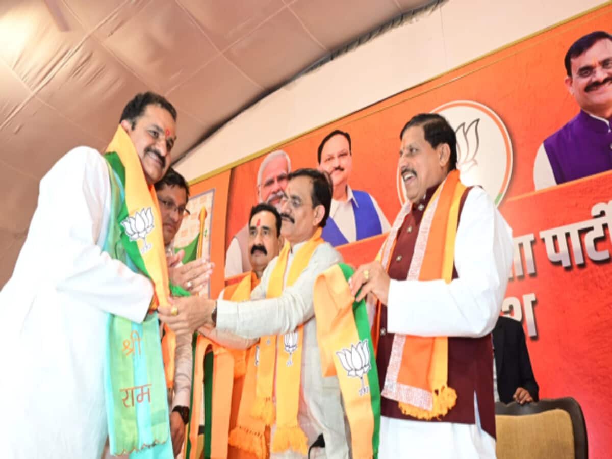 कांग्रेस में फूट को भाजपा रही लूट, लोकसभा चुनाव से पहले फिर एक बड़ा झटका; 50 साल बाद इस नेता ने बदला पाला कांग्रेस में फूट को भाजपा रही लूट, लोकसभा चुनाव से पहले फिर एक बड़ा झटका; 50 साल बाद इस नेता ने बदला पाला