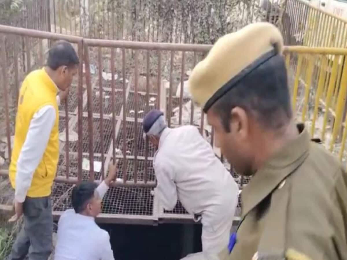 Three dead bodies found in a well girl was hanging on the shore alwar police suspects triple murder – कुएं में तीन डेड बॉडी, किनारे लटक रहा था लड़की का शव; पुलिस बोली