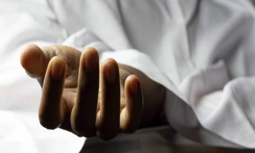 UP Bareilly Student Dead body found hanging from tree without clothes hours after he called family saying he was beaten – मौत बनी राज! फोन पर कहा