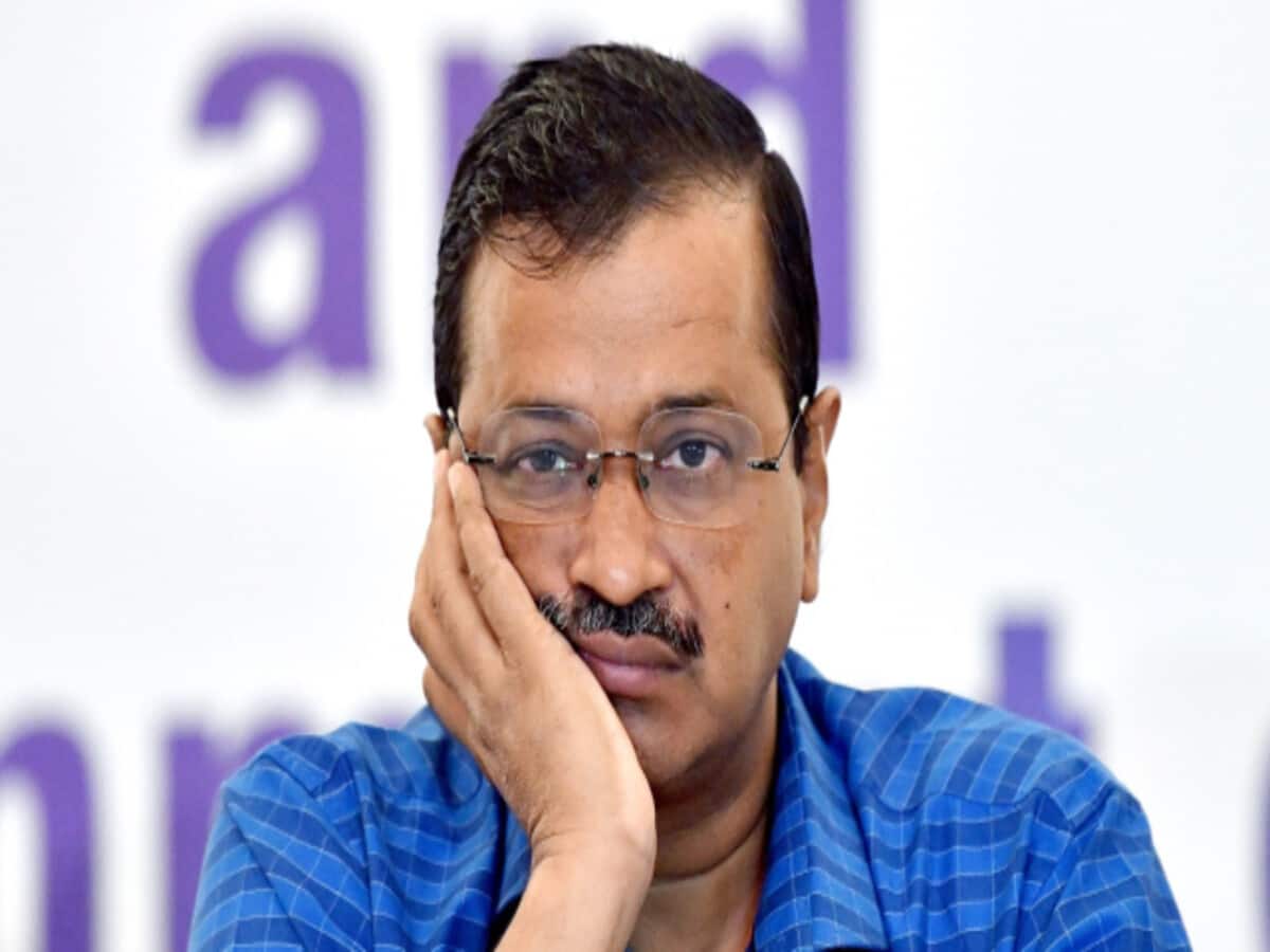 केजरीवाल पर कसा शिकंजा? फिर नोटिस लेकर CM आवास पर पहुंची दिल्ली पुलिस क्राइम ब्रांच