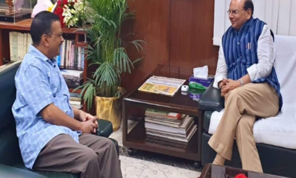 अस्पतालों में स्वास्थ्य सुविधाएं बेहतर करें, एलजी का केजरीवाल को पत्र, मांगी रिपोर्ट