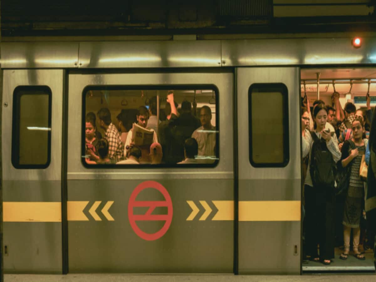 dmrc in action mode after two accidents in delhi metro in week 26 stations being investigated dmrc in action mode after two accidents in delhi metro in week 26 stations being investigated