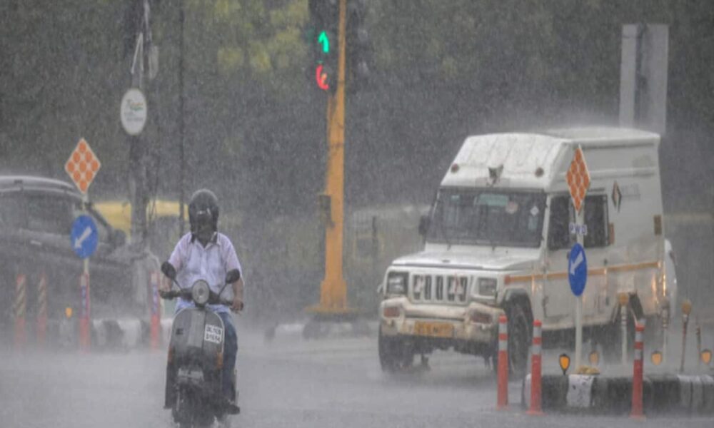 madhya pradesh mausam light and moderate rainfall likely over northwest mp weather forecast