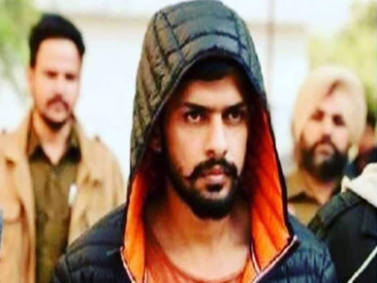 खालिस्तानी गुर्गों पर नजर, ED ने लॉरेंस गैंग मनी लॉन्ड्रिंग केस में सुरेंद्र 'चीकू' को दबोचा खालिस्तानी गुर्गों पर नजर, ED ने लॉरेंस गैंग मनी लॉन्ड्रिंग केस में सुरेंद्र 'चीकू' को दबोचा