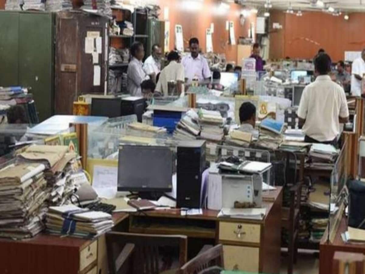 छत्तीसगढ़ के इस जिले में कर्मचारियों और अधिकारियों की छुट्टी पर लगा बैन, नहीं छोड़ सकेंगे मुख्यालय