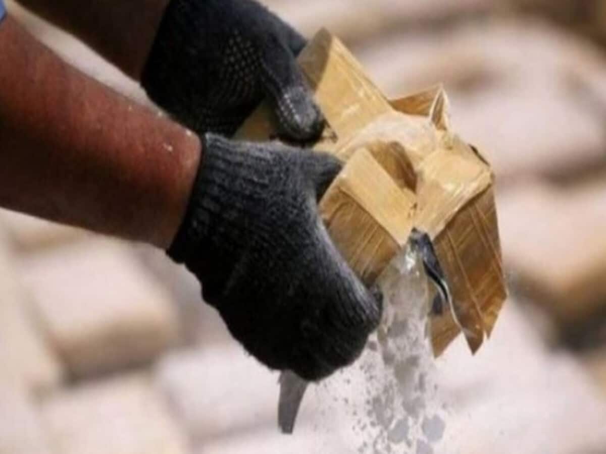 ₹2,000 करोड़ के इंटरनेशनल ड्रग्स सिंडिकेट का भंडाफोड़, फिल्म प्रोड्यूसर सरगना की तलाश ₹2,000 करोड़ के इंटरनेशनल ड्रग्स सिंडिकेट का भंडाफोड़, फिल्म प्रोड्यूसर सरगना की तलाश