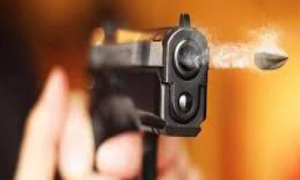 दुकान में बैठी महिला को मार दी गोली, लेकिन जब सामने आई CCTV फुटेज तो सभी के क्यों उड़ गए होश