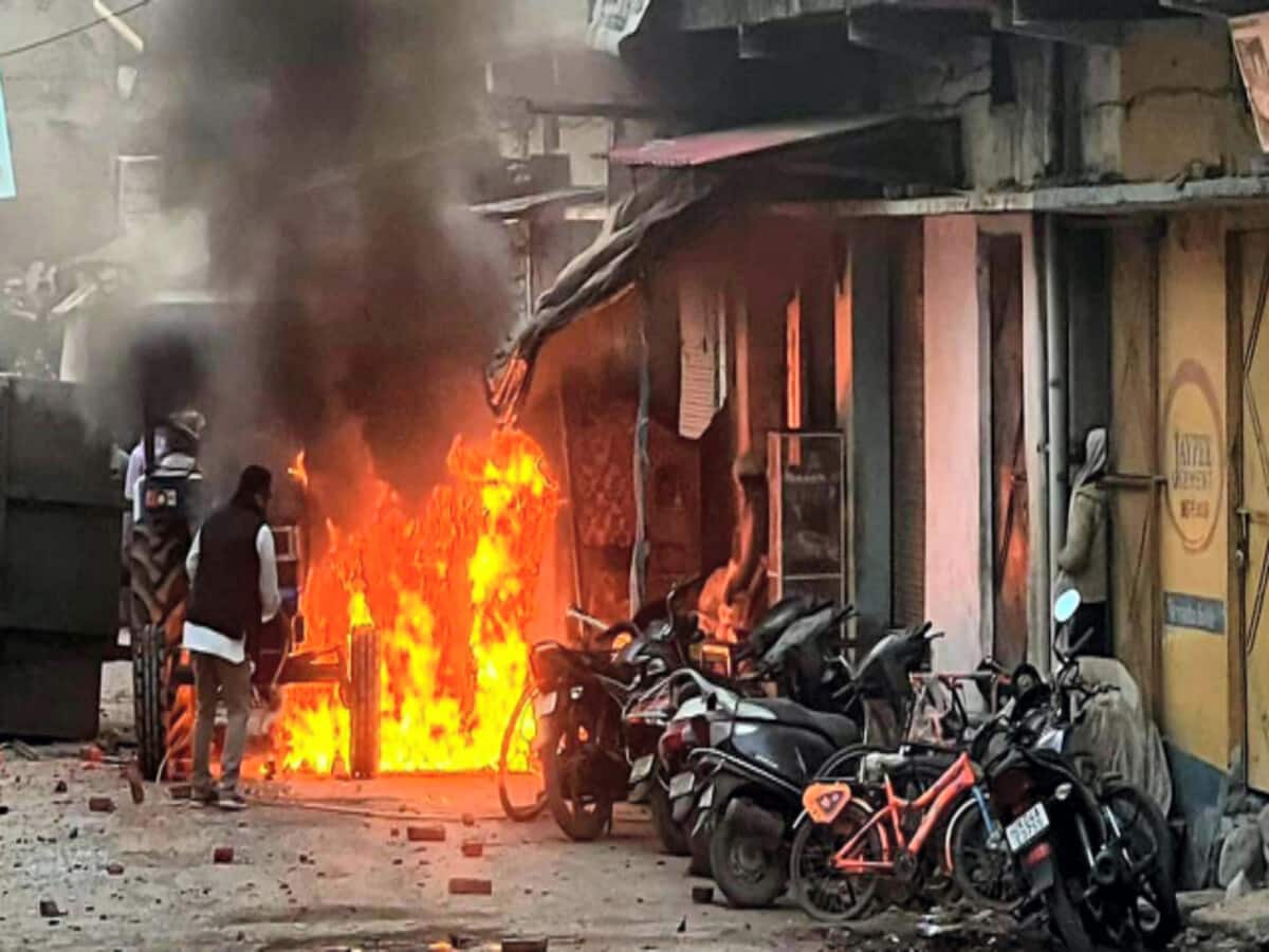 गोली लगे मोहम्मद इसरार ने भी तोड़ा दम, हल्द्वानी हिंसा में अब तक 6 की मौत गोली लगे मोहम्मद इसरार ने भी तोड़ा दम, हल्द्वानी हिंसा में अब तक 6 की मौत