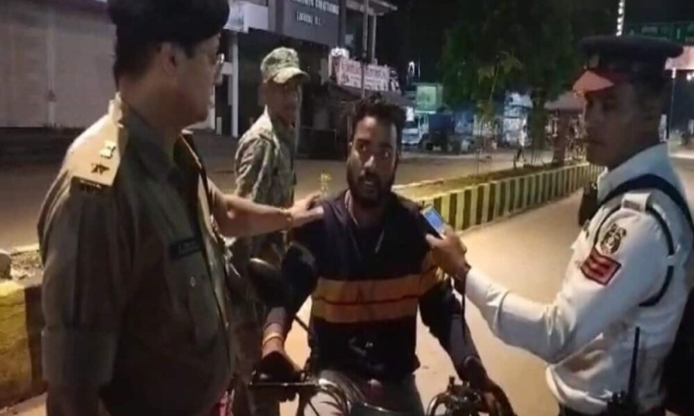 SP Abhishek Pallav old form seen class organized for late night walkers and drunkards