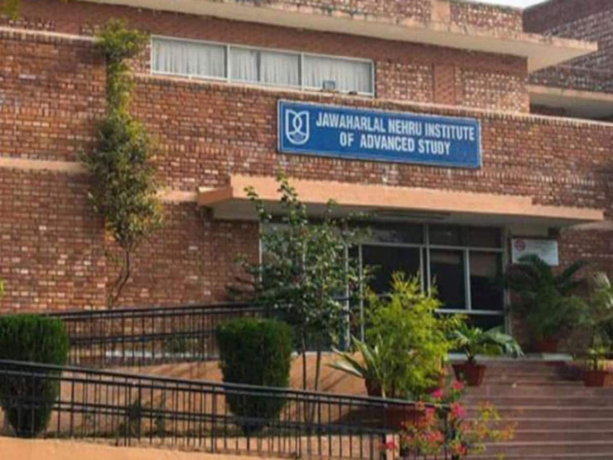 हाईकोर्ट का JNU को निर्देश, दृष्टिबाधित छात्र को मुहैया कराएं हॉस्टल, क्या था मामला? हाईकोर्ट का JNU को निर्देश, दृष्टिबाधित छात्र को मुहैया कराएं हॉस्टल, क्या था मामला?