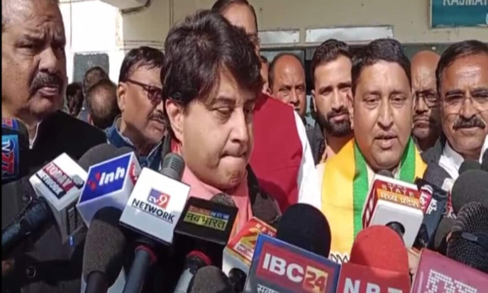 ग्वालियर चंबल अंचल में कांग्रेस को यूं चोट दे रहे सिंधिया, अब इस नेता की BJP में एंट्री