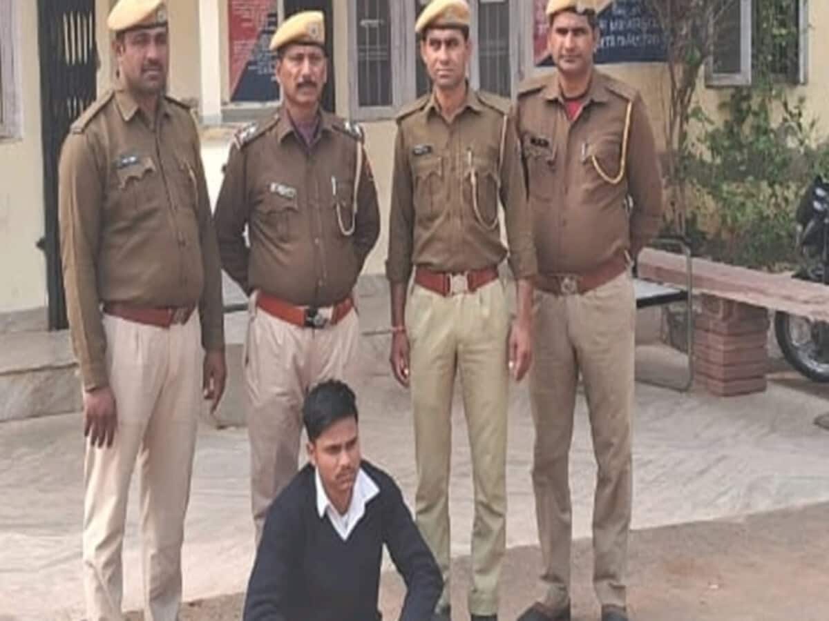 करौली पुलिस ने 25 हजार का इनामी पकड़ा, 8 महीने से फरार था; जानिए आरोप करौली पुलिस ने 25 हजार का इनामी पकड़ा, 8 महीने से फरार था; जानिए आरोप