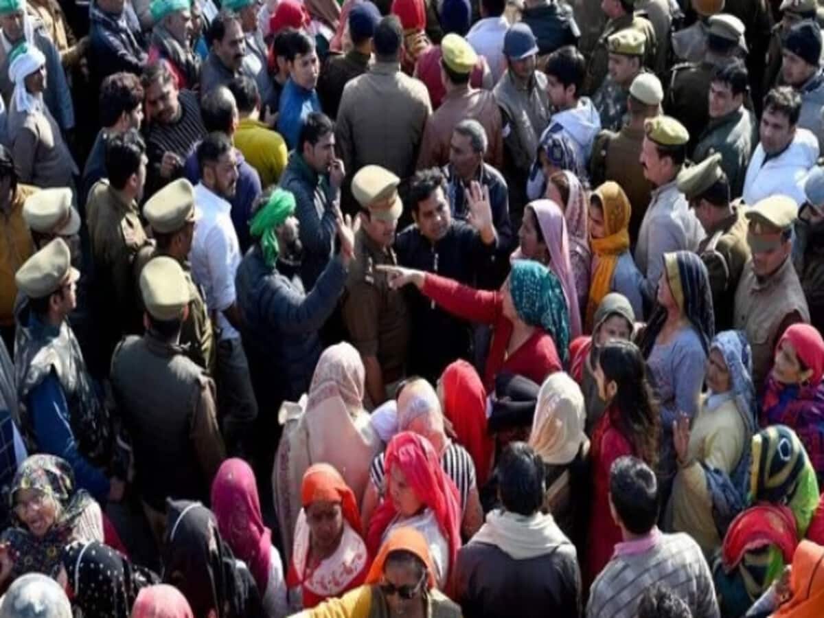 Kisan Andolan: किसान संगठनों का 13 फरवरी को दिल्ली कूच, हरियाणा के सात जिलों में इंटरनेट बंद; ट्रैफिक एडवाइजरी भी जारी Kisan Andolan: किसान संगठनों का 13 फरवरी को दिल्ली कूच, हरियाणा के सात जिलों में इंटरनेट बंद; ट्रैफिक एडवाइजरी भी जारी