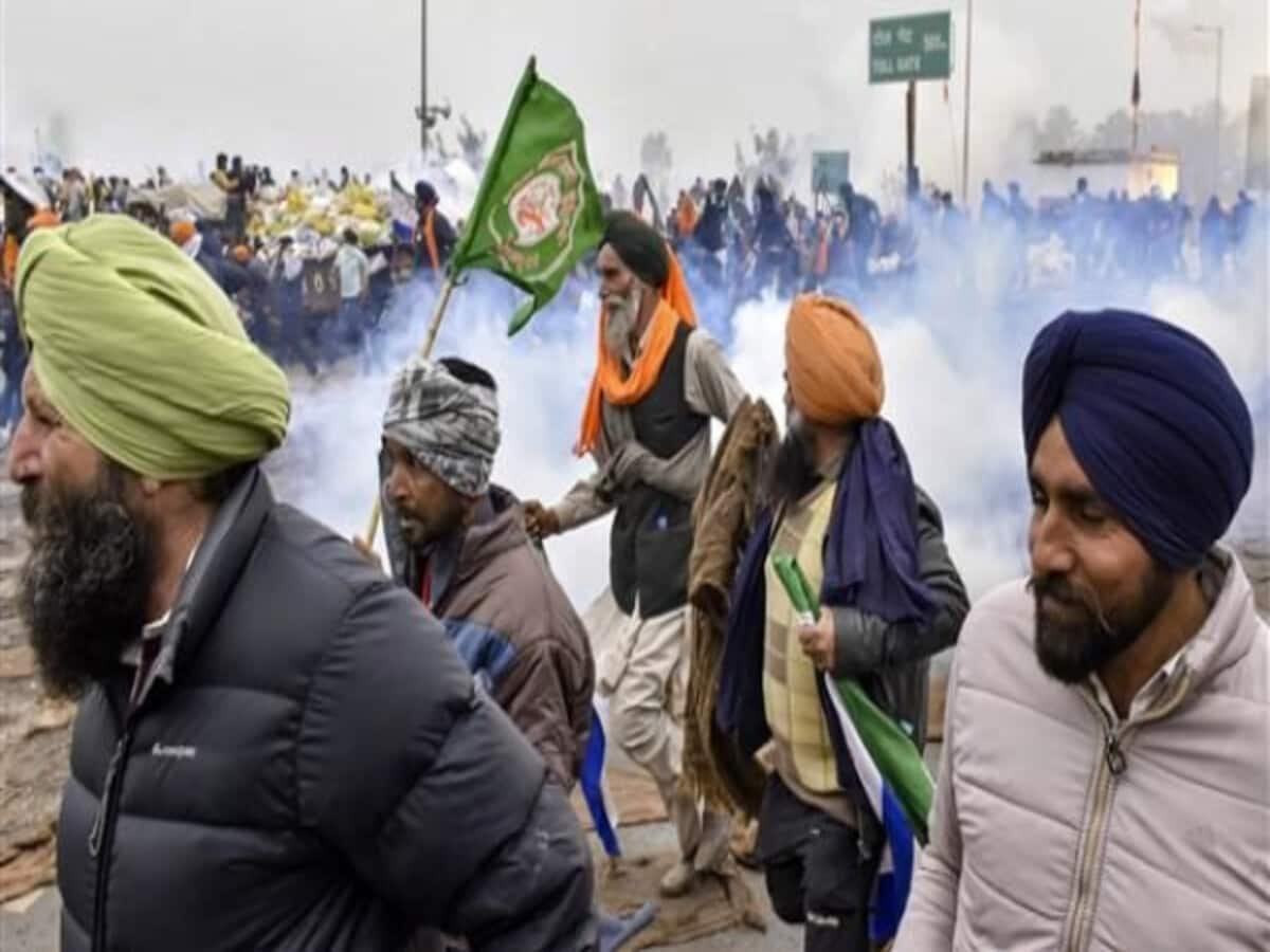 केंद्र के आरोपों पर पंजाब का आया जवाब, किसानों की अब वार्ता को लेकर भी शर्त; फिर बिगड़ा माहौल केंद्र के आरोपों पर पंजाब का आया जवाब, किसानों की अब वार्ता को लेकर भी शर्त; फिर बिगड़ा माहौल