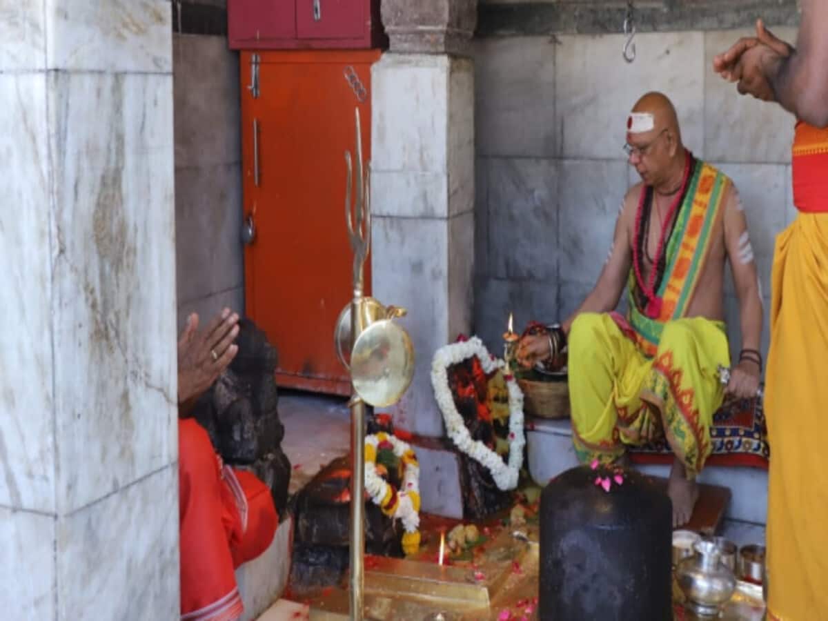Mahashivratri 2024:महाकाल मंदिर में शिवरात्रि उत्सव शुरू,9 दिन नौ अलग रूपों में होंगे दर्शन Mahashivratri 2024:महाकाल मंदिर में शिवरात्रि उत्सव शुरू,9 दिन नौ अलग रूपों में होंगे दर्शन
