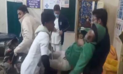 MP का '3 इडियट्स', बेसुध मरीज को बाइक पर बैठा इमरजेंसी वॉर्ड में घुसा शख्स, देखें वीडियो