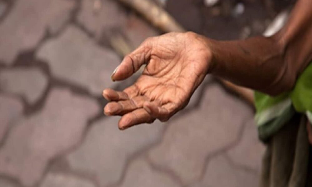 45 दिन में बनी लखपति, भीख मांगकर जुटाए ढाई लाख, पुलिस भी हैरान