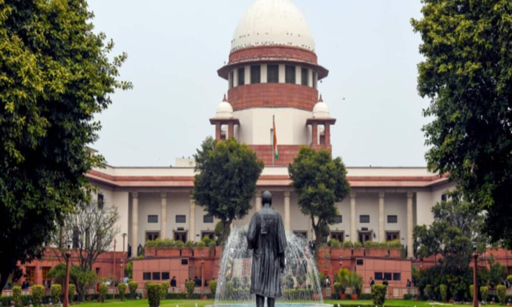 2 से अधिक बच्चों वाले माता-पिता को नहीं मिलेगी सरकारी नौकरी, सुप्रीम कोर्ट ने भी लगा दी मुहर
