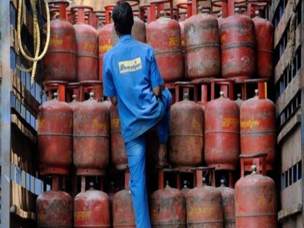 LPG cylinder delivery experience bharat gas unveils pure for sure to revolutionize detail is here – Business News India – LPG सिलेंडर पर अब दिखेगा क्यूआर कोड, स्कैन करते ग्राहकों को बड़ा फायदा, Business News LPG cylinder delivery experience bharat gas unveils pure for sure to revolutionize detail is here – Business News India – LPG सिलेंडर पर अब दिखेगा क्यूआर कोड, स्कैन करते ग्राहकों को बड़ा फायदा, Business News