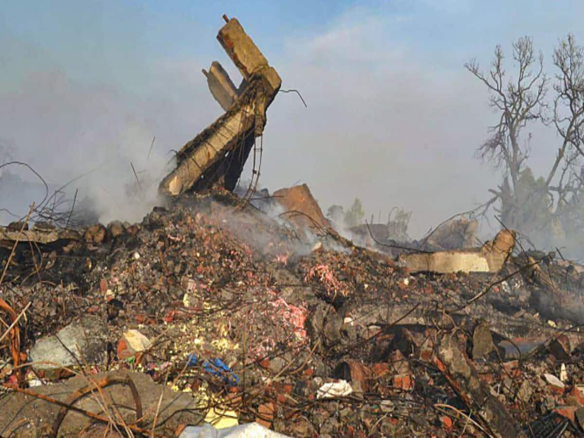 Harda firecrackers factory blast eyewitness woman laborer tells about incident suspense on the death toll watch VIDEO Harda firecrackers factory blast eyewitness woman laborer tells about incident suspense on the death toll watch VIDEO
