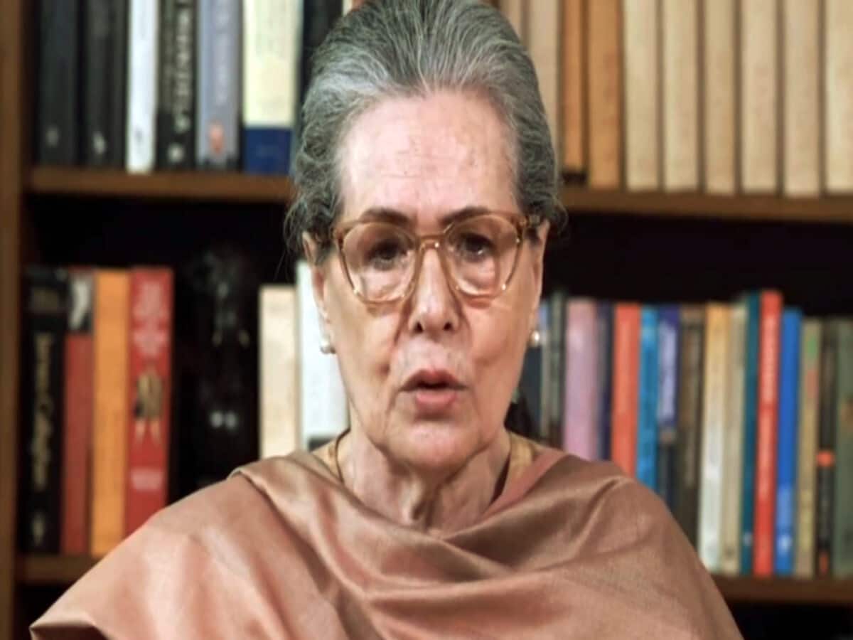 सोनिया गांधी के नामांकन पर आपत्ति, इलेक्शन एजेंट योगेंद्र सिंह तंवर ने आपत्ति जताई सोनिया गांधी के नामांकन पर आपत्ति, इलेक्शन एजेंट योगेंद्र सिंह तंवर ने आपत्ति जताई