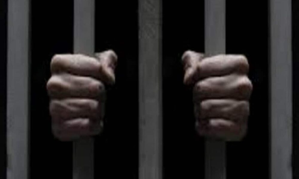 UP Bareilly LLB Student Diesel Thief Gang leader arrested theft to buy gifts for girlfriend