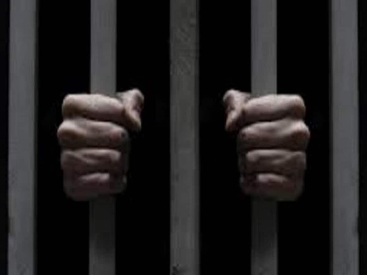 UP Bareilly LLB Student Diesel Thief Gang leader arrested theft to buy gifts for girlfriend UP Bareilly LLB Student Diesel Thief Gang leader arrested theft to buy gifts for girlfriend