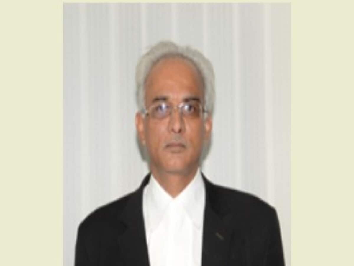 राजस्थान हाईकोर्ट की फटकार के बाद राजेंद्र प्रसाद महाधिवक्ता नियुक्त, राज्यपाल मिश्र ने कियाअनुमोदन राजस्थान हाईकोर्ट की फटकार के बाद राजेंद्र प्रसाद महाधिवक्ता नियुक्त, राज्यपाल मिश्र ने कियाअनुमोदन
